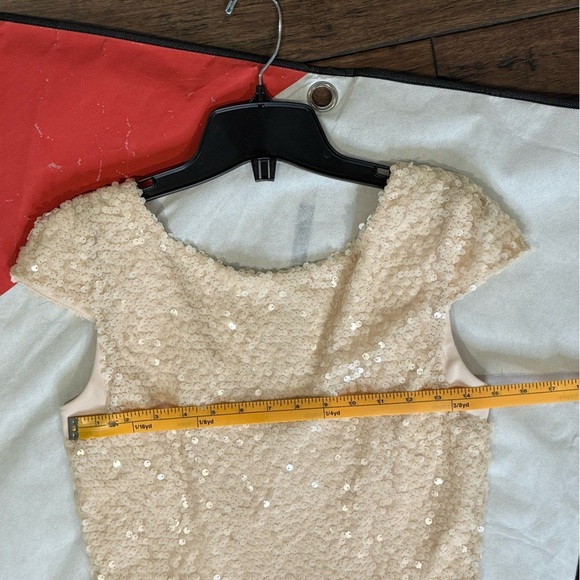 Le Chateau Sequin Cap Sleeve Dress nude/pink size M - Picture 5 of 8